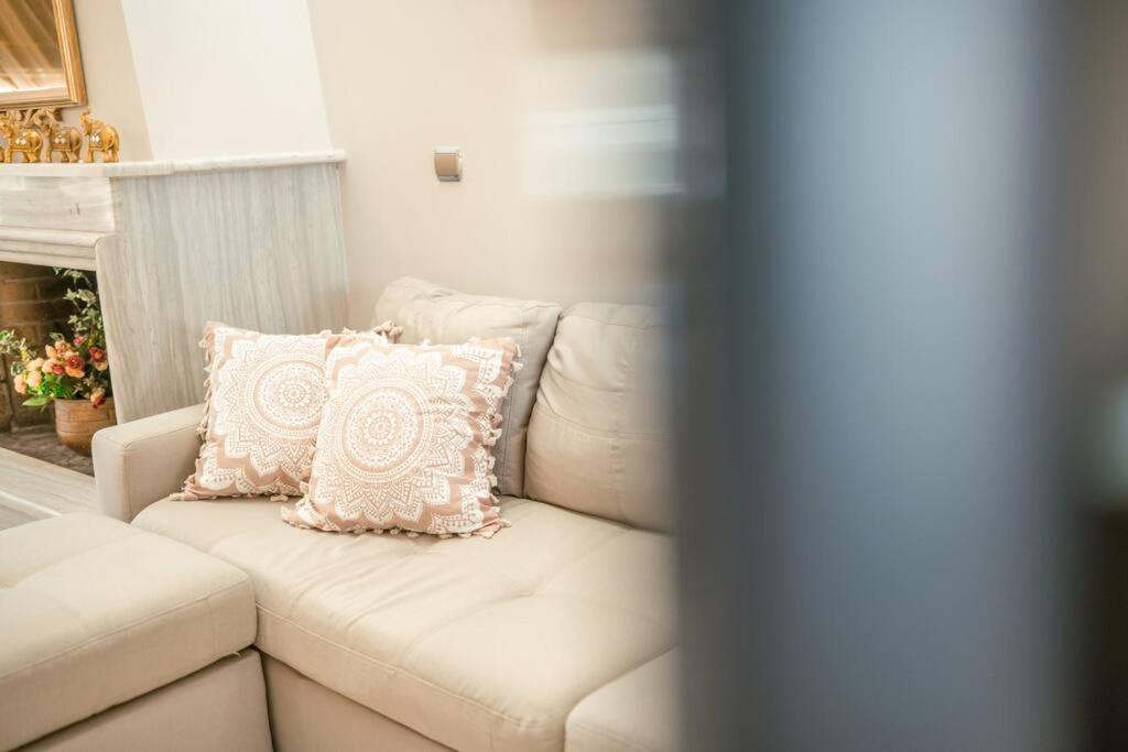 Rena's Center House